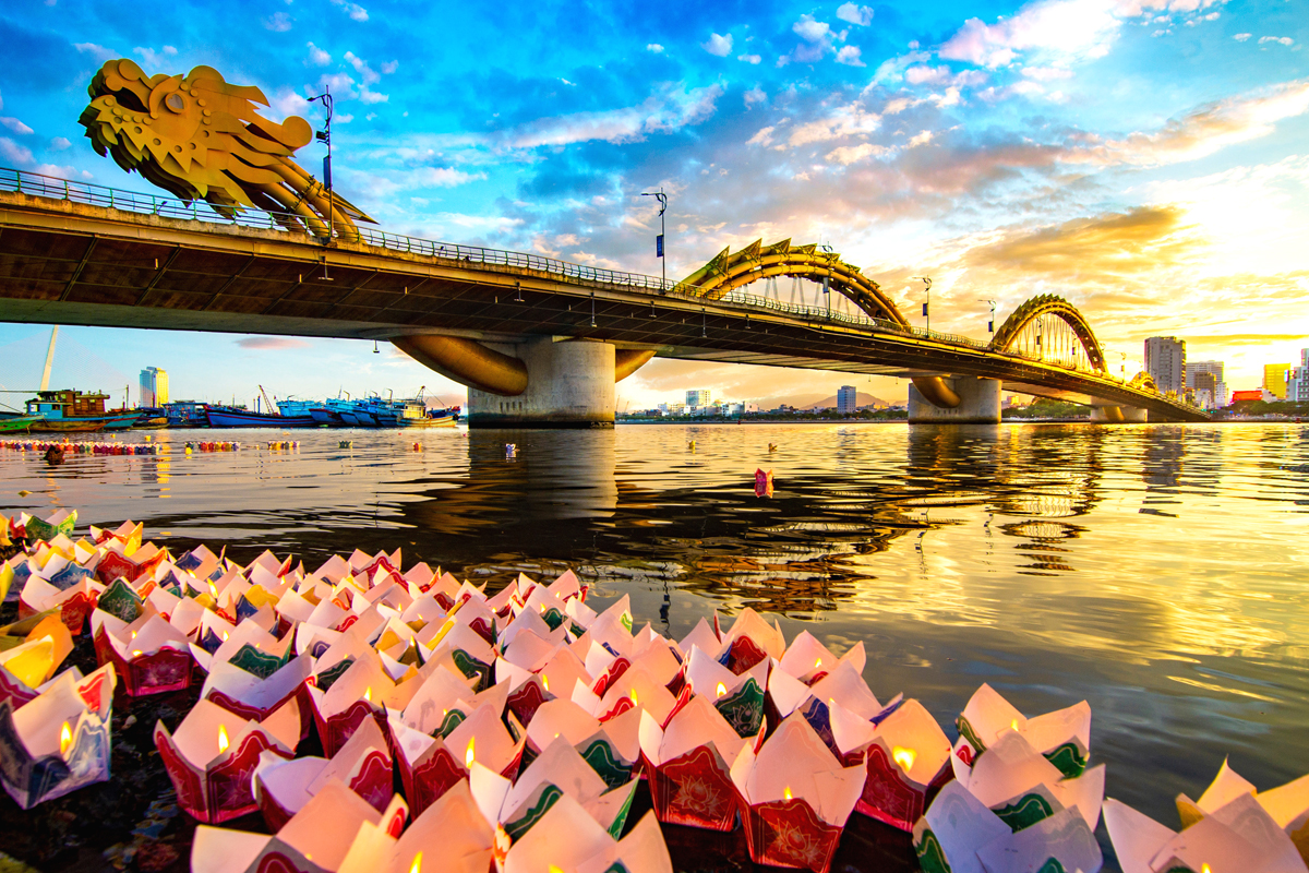 The Dragon Bridge, Dragon Flying, Da Nang, Han Riv